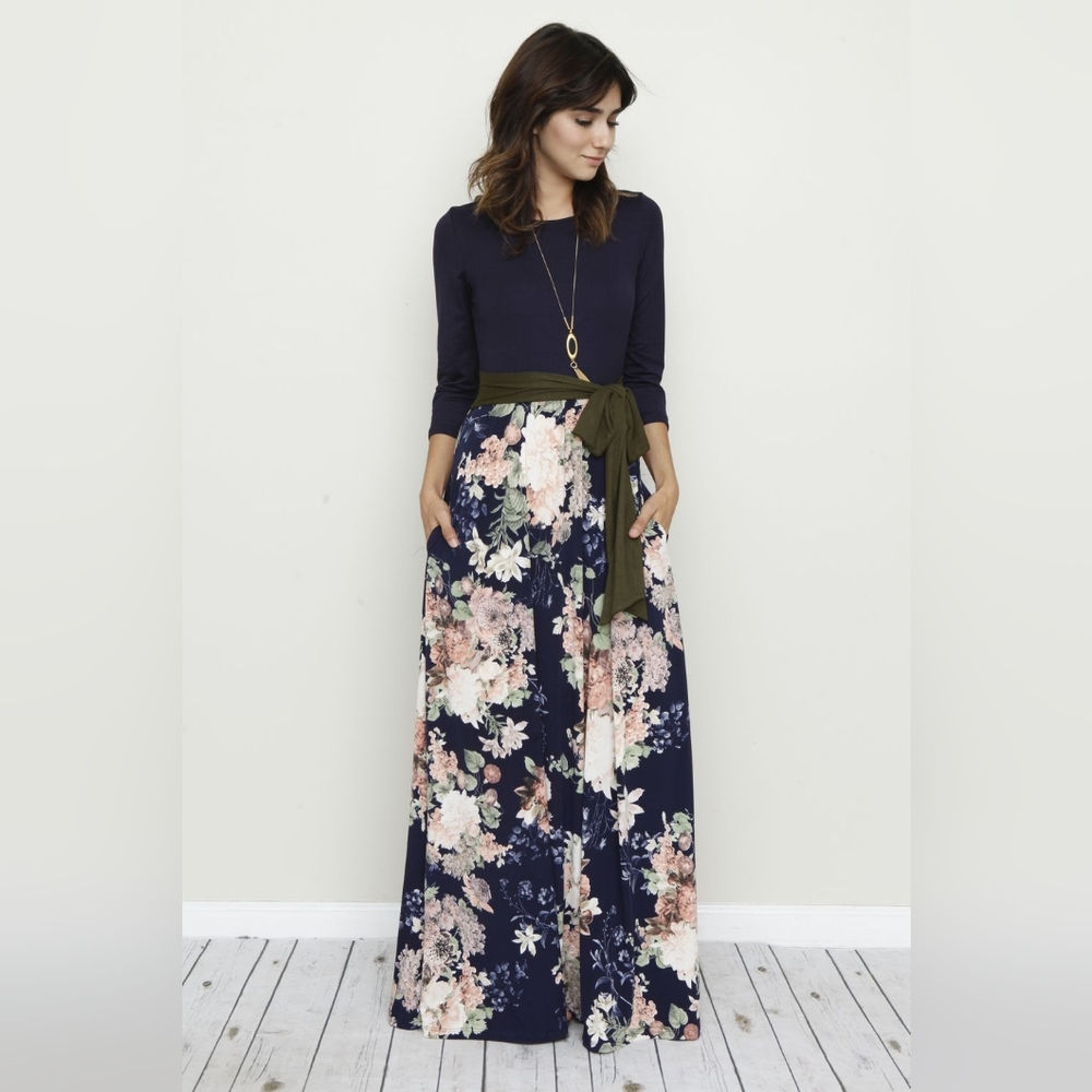 ๐Egs๐ป by Elรณges Navy & White Floral Maxi Dress 1/2 price - Picture 4 of 16